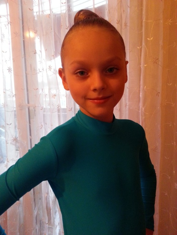 Наша первая медаль в танцевальном конкурсе.