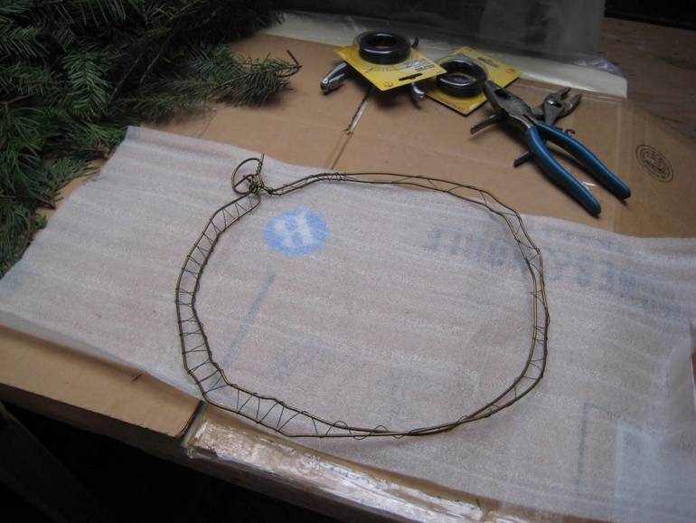 Новогодний хвойный венок