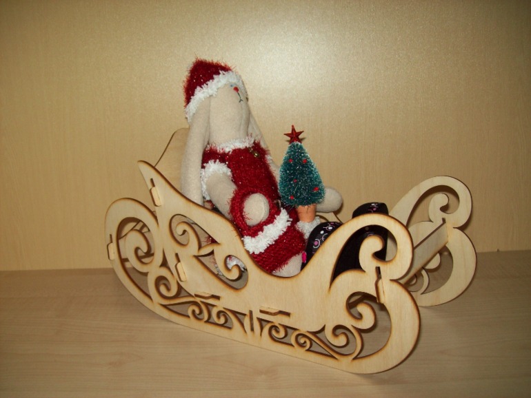 Зайка в санях!!!!