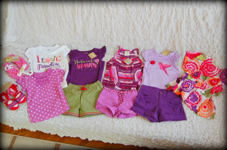 Это болезнь или ребенок одет на год вперёд)))))