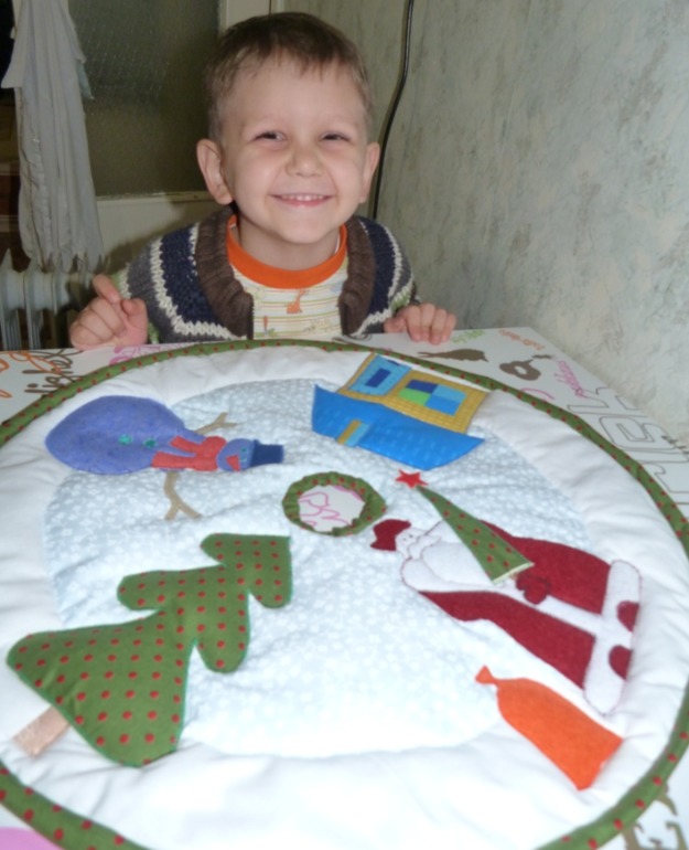 Под елочку!!