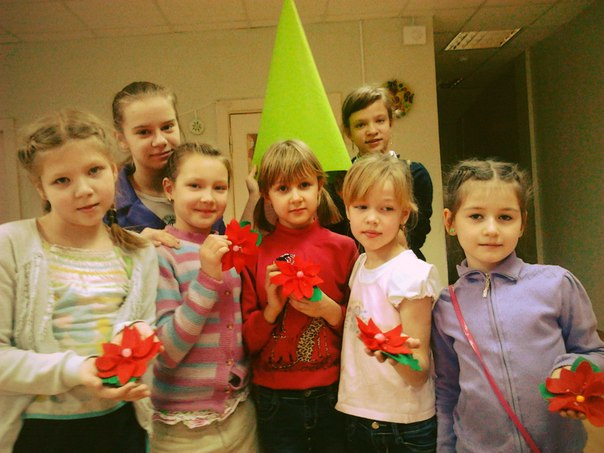 Наши пуансеттии-рождественские звезды ))