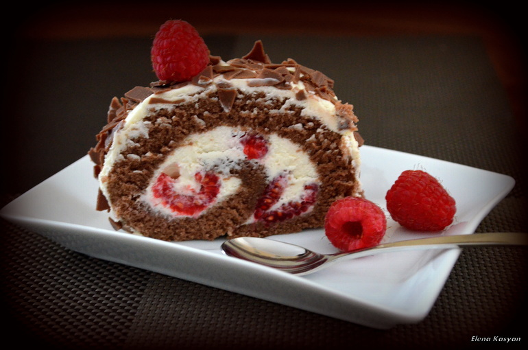 Вчера перед праздником быстро сообразился такой десерт)))