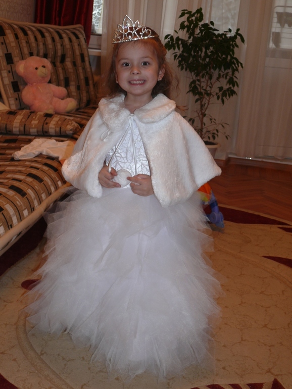 Платье для моей королевы снежинок