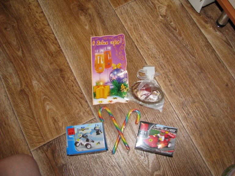 Спасибо Феям! Детки получили конфетки утром 1 января)))