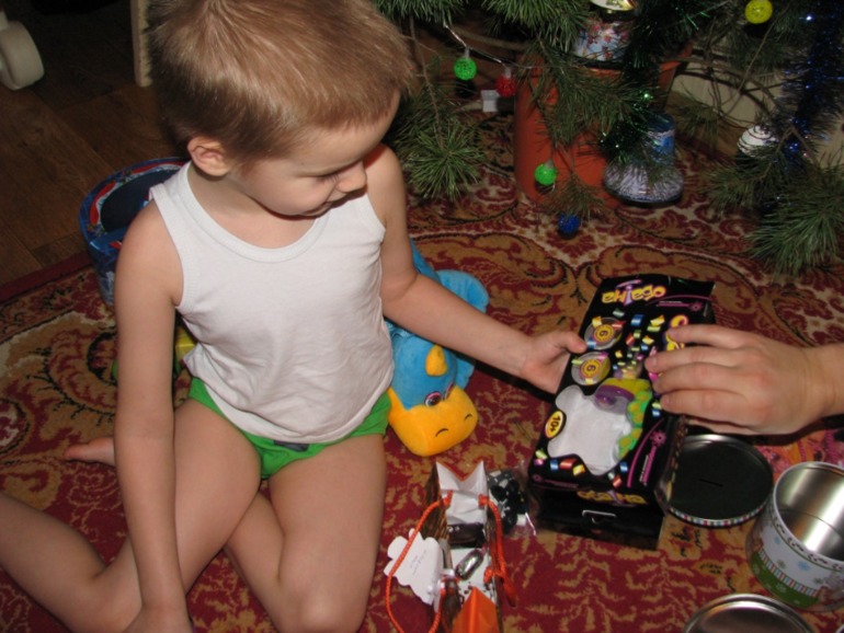 Спасибо Феям! Детки получили конфетки утром 1 января)))