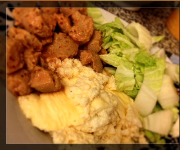 Соевое мясо с омлетом