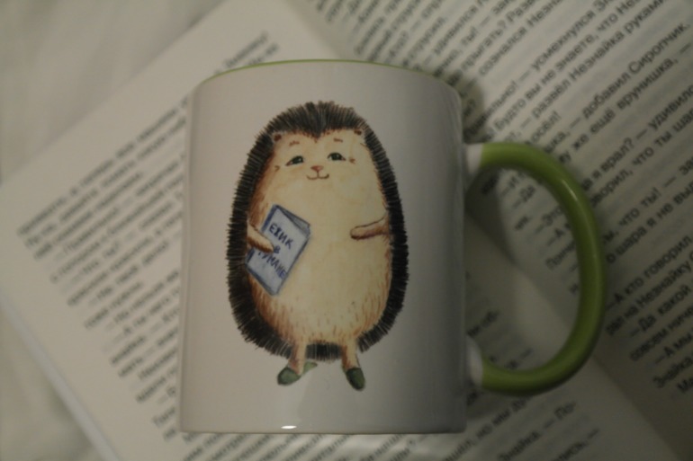 Ежиное семейство на кружках