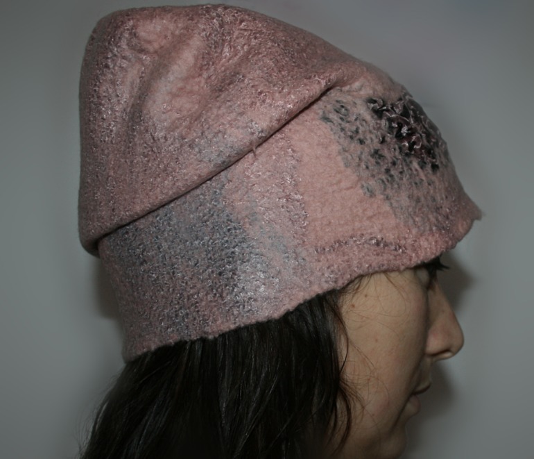 шапочка к прошлогоднему комплекту Лео