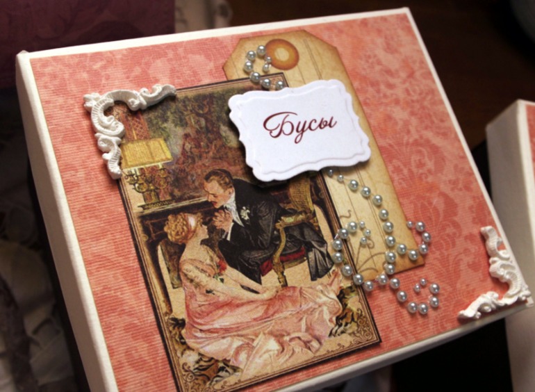 шкатулка для украшений.