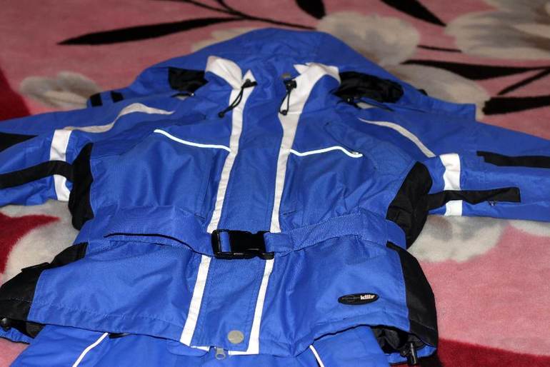 Продам костюм