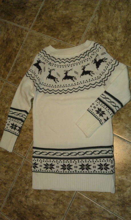 Оригинальные фото. Длинный свитер с оленями.