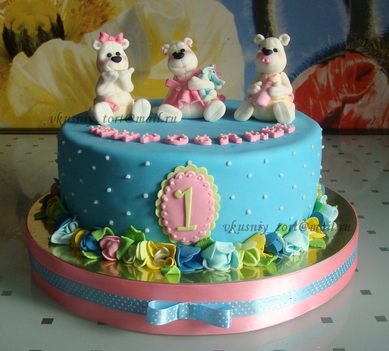 Торт с белыми медведями