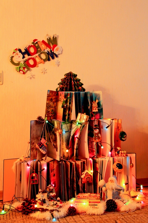 А вы делали книгоёлку?))) А бибилиотеку приводили в порядок?)