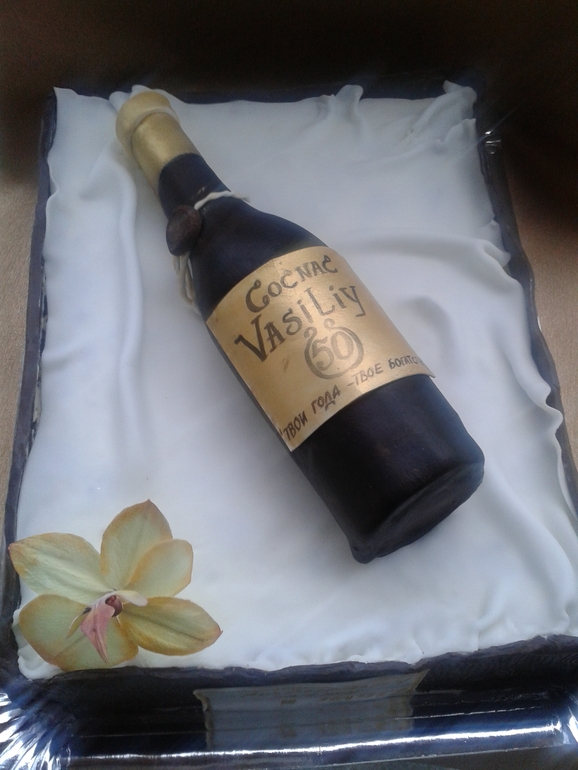 Коробка с коньяком.