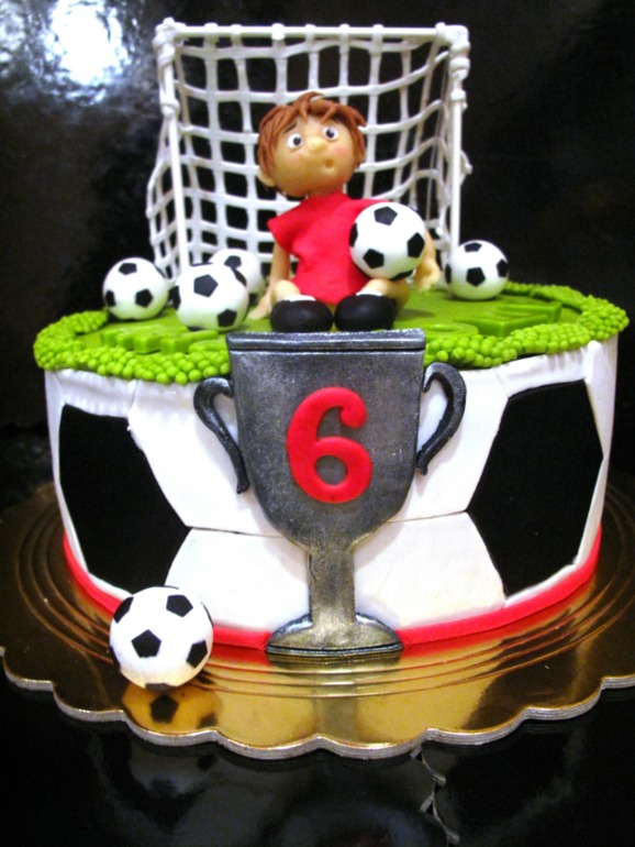 У всех Новый год, а у меня Футбол)