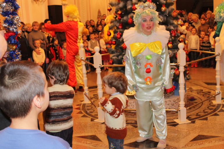 Наша первая елка в театре))