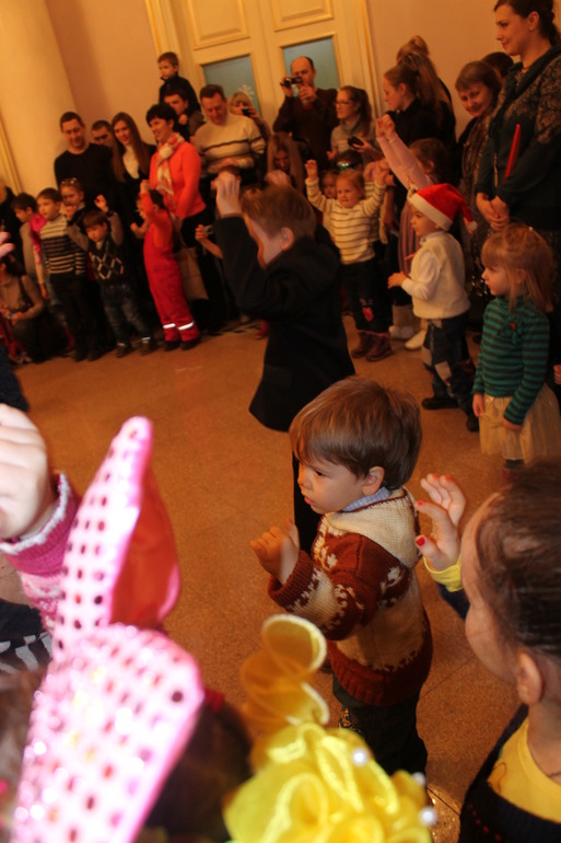 Наша первая елка в театре))