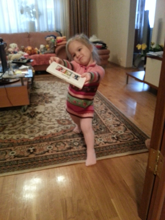 И много, много радости детишкам принесла! Только не елочка, а наша расчудесная Снегурочка)))