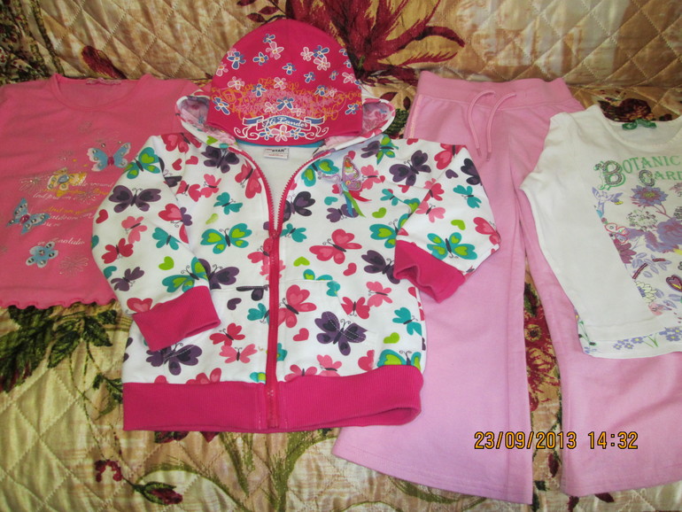 Наряды на девочку 3-4 лет. Одежда б/у и новая. Состояние отличное!