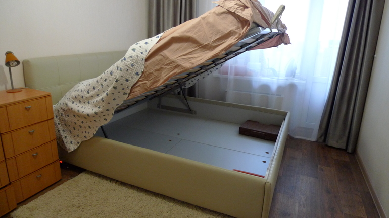 Наша кроватища)