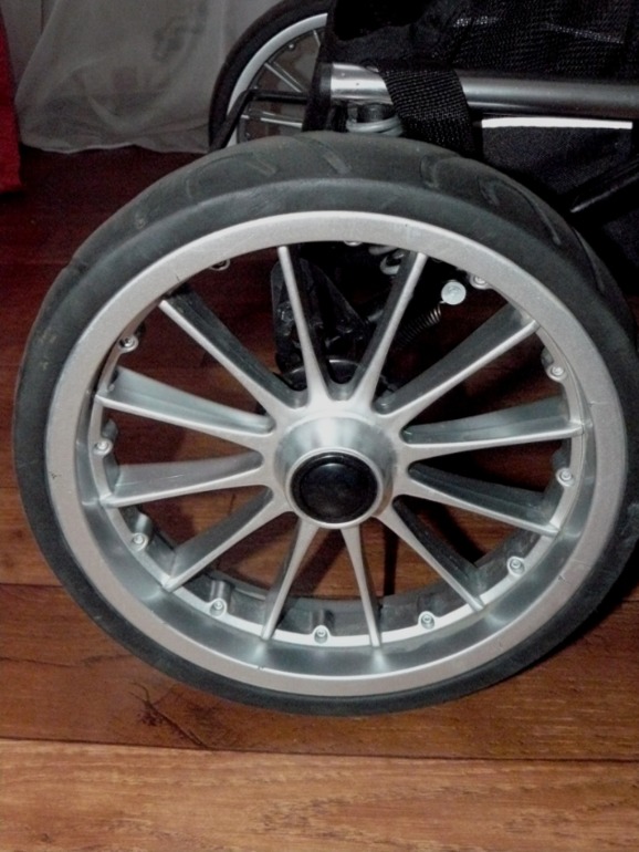 Emmaljunga Spider 2013 цвет Канвас Цена 5500!!! ТК за мой счет!!!