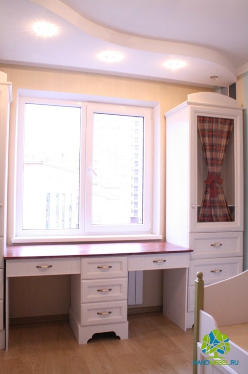 Детская комната "Шотланка". Кровать-домик, кровать, шкафы, стол.