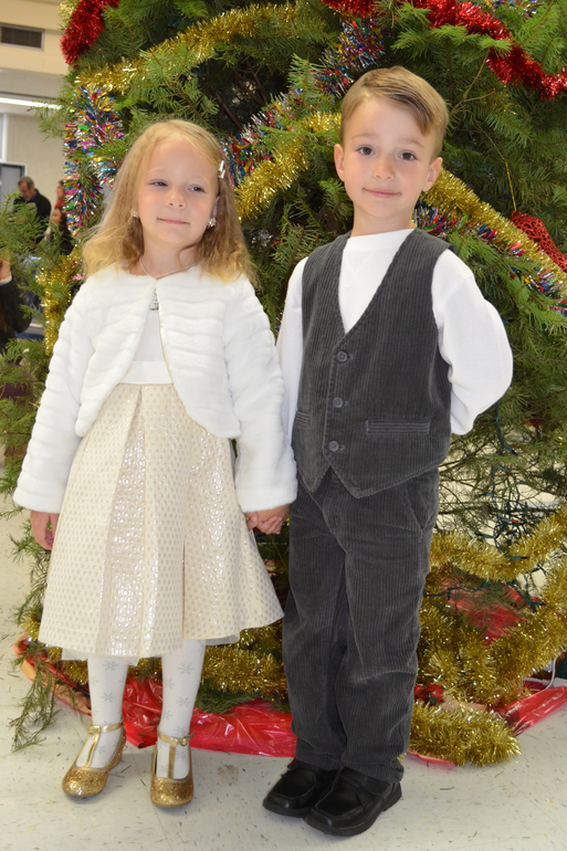 Новогодний утренник в русском детском клубе, 14 декабря 2013г