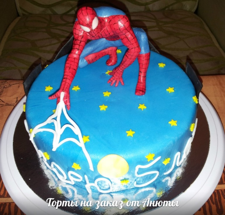 Торт с человеком-пауком
