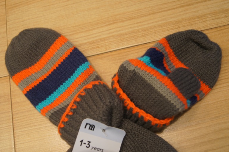 Пристрою НОВУЮ шапочку с варежками