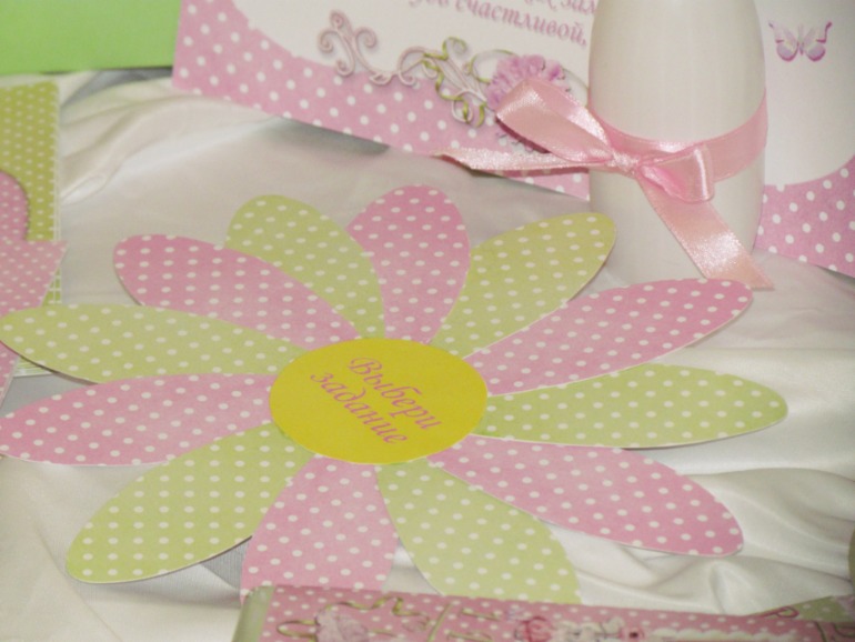 Нежный розово-салатовый набор для Годика!