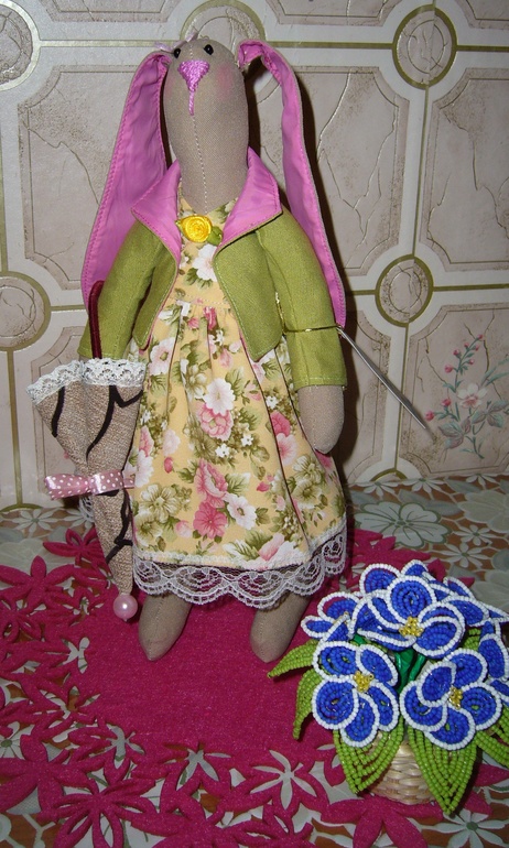 Зая с зонтиком.