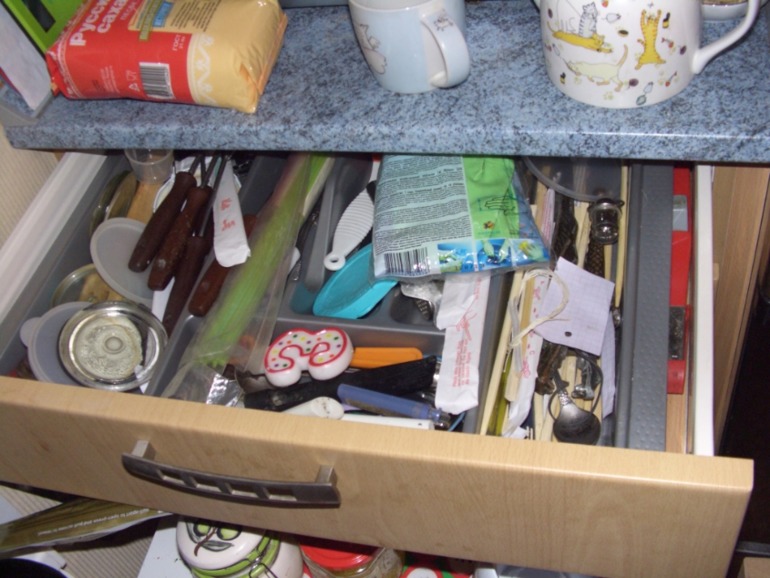 не могу найти места вещам на кухне((( дайте советов и пенделей!