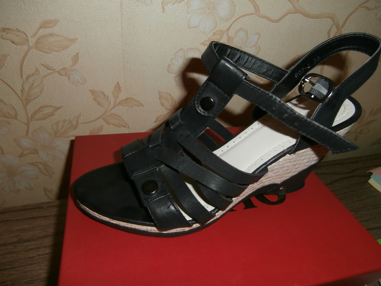 Босоножки, р.38, 900р.