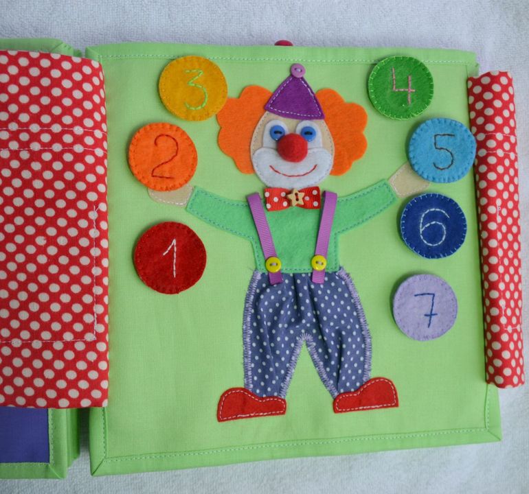 Именная развивающая книжечка)