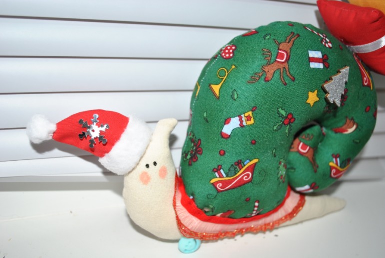 Ох нелегкая это работа, быть на посылках у Деда Мороза)