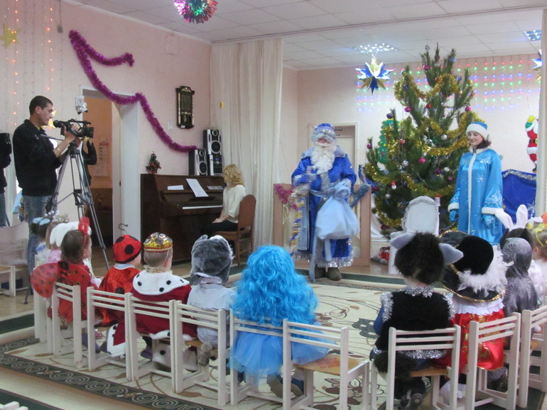 ПЕРВЫЙ УТРЕННИК В САДИКЕ)))