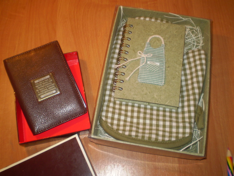 А у нас  СУПЕР-ПУПЕР-МЕГА-ПОДАРКИ!!!