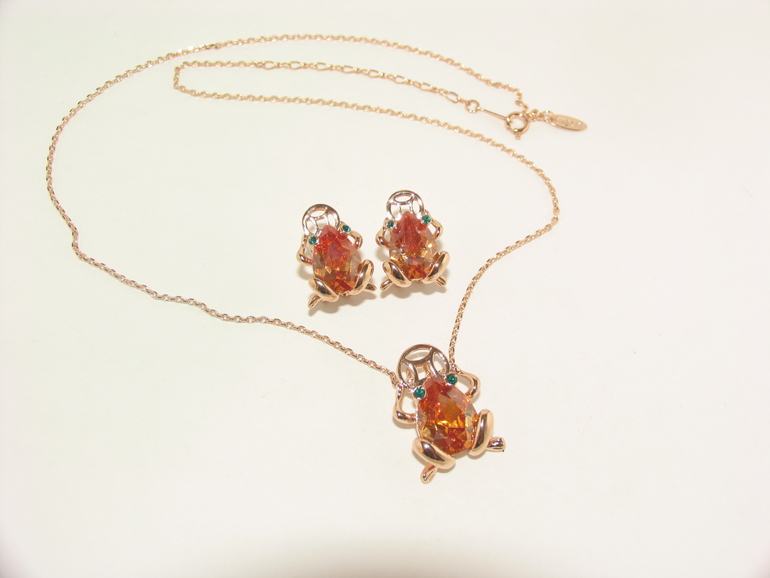 Яркие комплекты с покрытием драгоценных металлов (с фигурками животных))