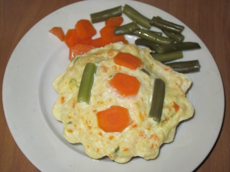 Паровое мясное суфле с овощами.