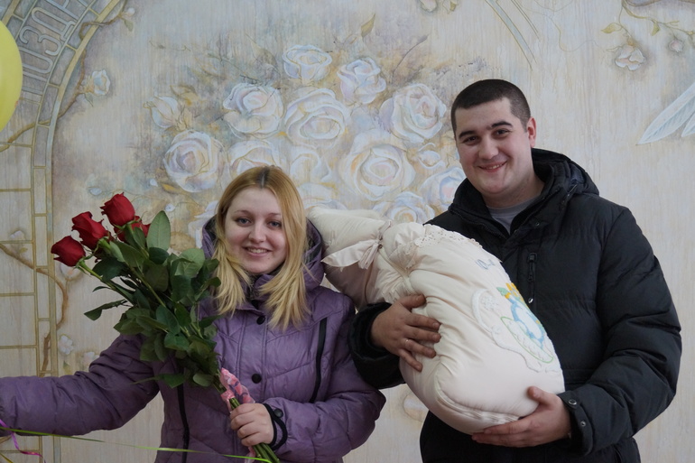 нам неделька и вчера нас выписали из роддома))