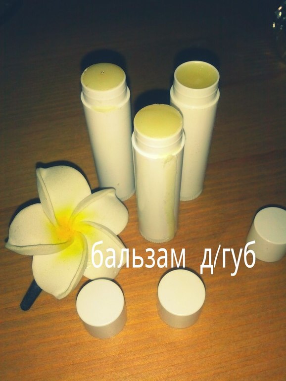 Косметика ручной работы. Есть мыло с индийскими специями, для лица.