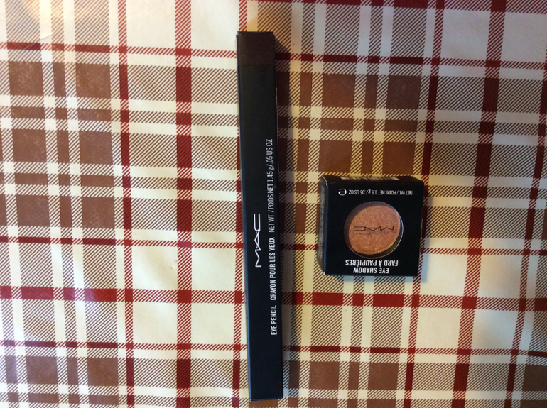 Продам новую косметику Mac!