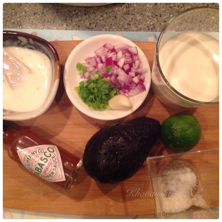 avocado ranch dressing и chillian steak salad (hot)