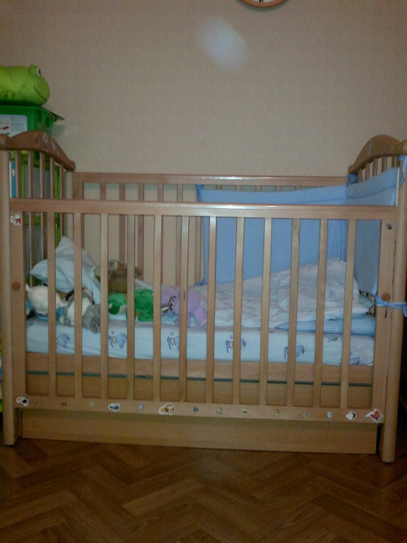 Продам детскую кроватку