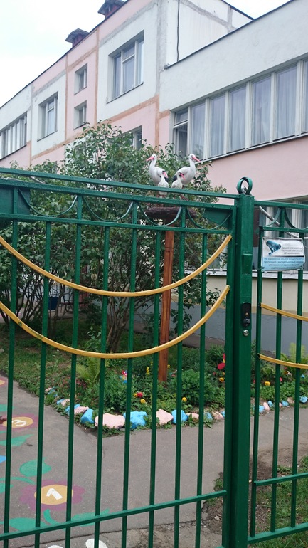 Аисты в детском садике =)
