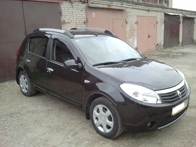 продаем RENUALT SANDERO2011г.в.