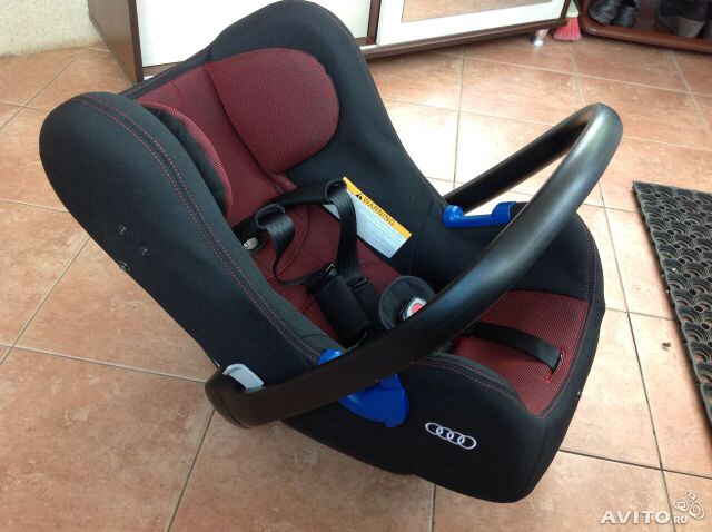 Продается оригинальное автокресело Audi 0+