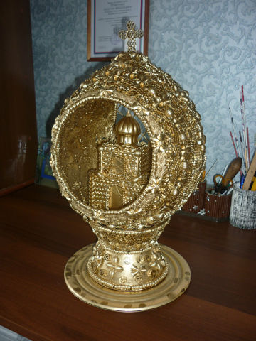 Отличная идея)))Макароны, клей,краска, шарик и красота)))