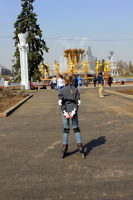 На ВДНХ на роликах.